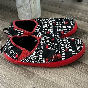 The Northface slippers/12